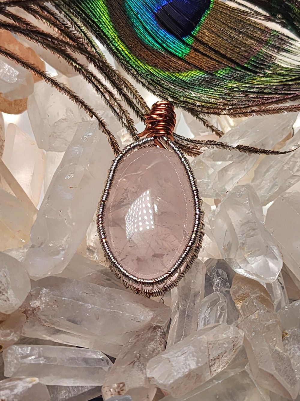 Daphne - Rose quartz in mixed metals