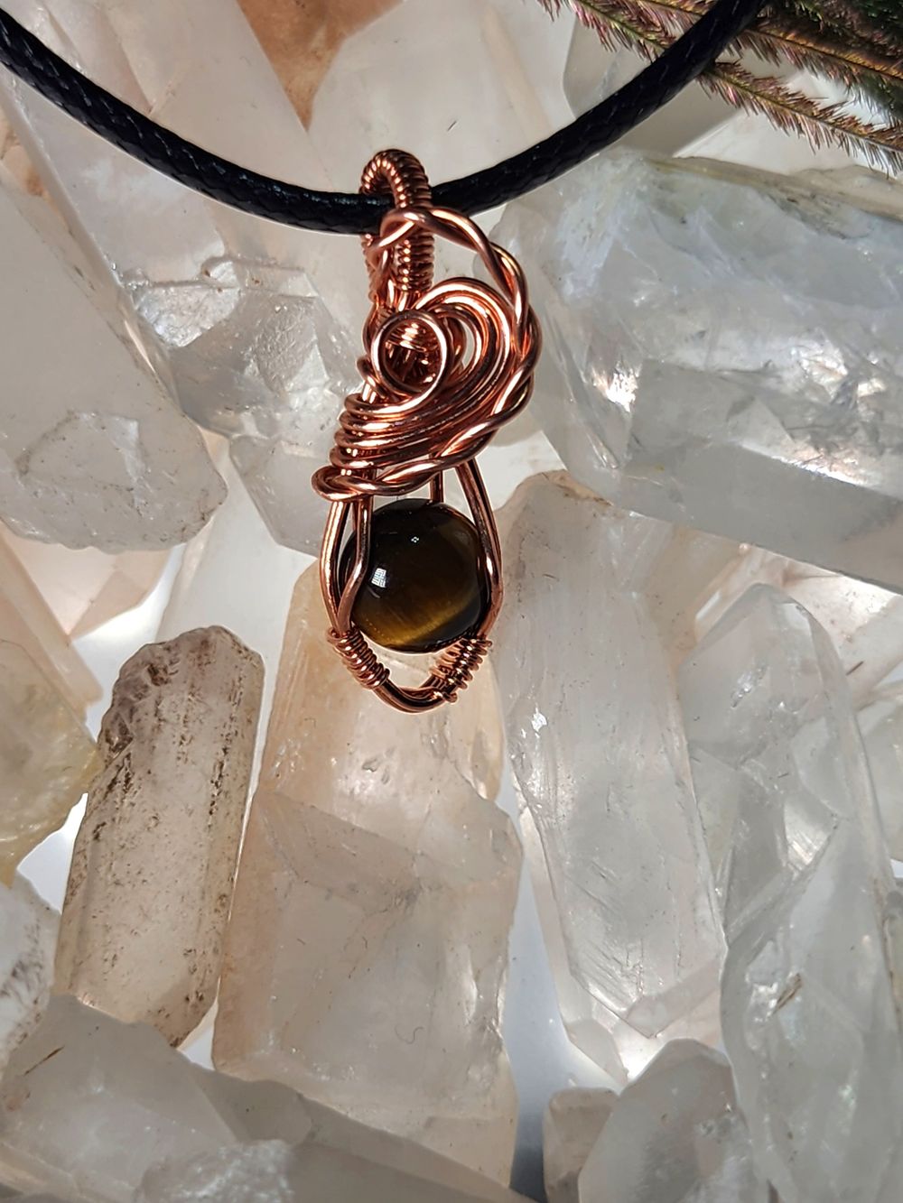 Indra - Tiger eye micro pendant in Copper